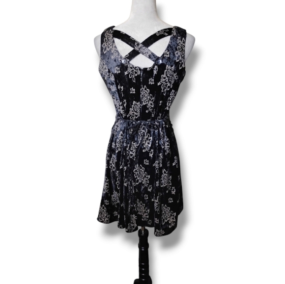 Vintage 90s DBY Velvet Mini Dress Size S Y2K Floral Whimsigoth - Picture 3 of 8